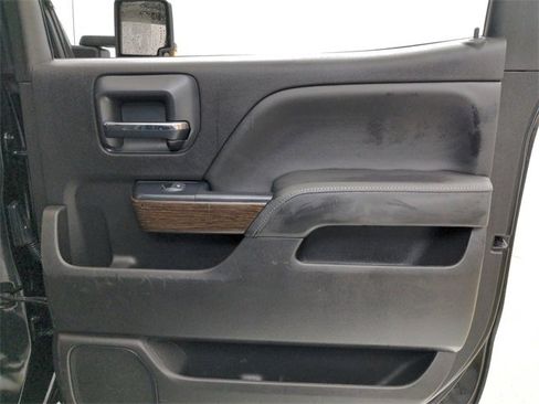 Used 2019 GMC Sierra 3500 Denali image 41