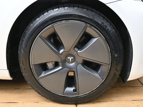Used 2022 Tesla Model 3 Long Range AWD/4WD image 13