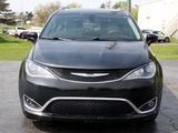 Used 2020 Chrysler Pacifica Touring-L image 2