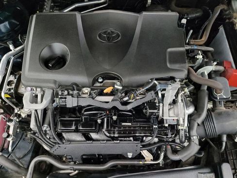 Used 2020 Toyota Camry LE image 30