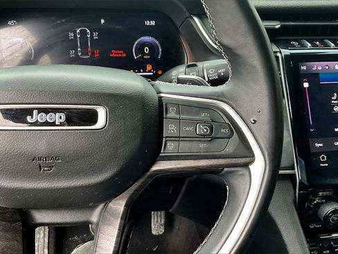 Used 2021 Jeep Grand Cherokee L Limited image 18