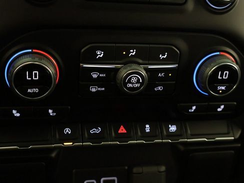 Used 2022 Chevrolet Silverado 1500 LT image 45