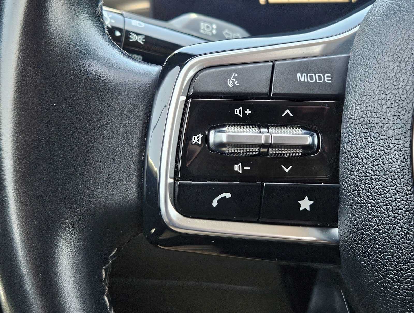 Certified 2024 Kia Sorento S FWD image 23