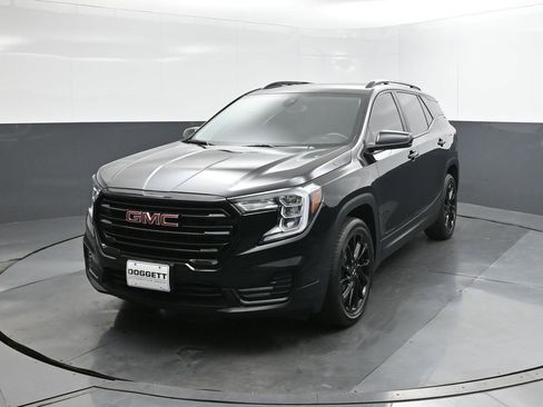 Used 2023 GMC Terrain SLE w/ Driver Convenience Package image 30