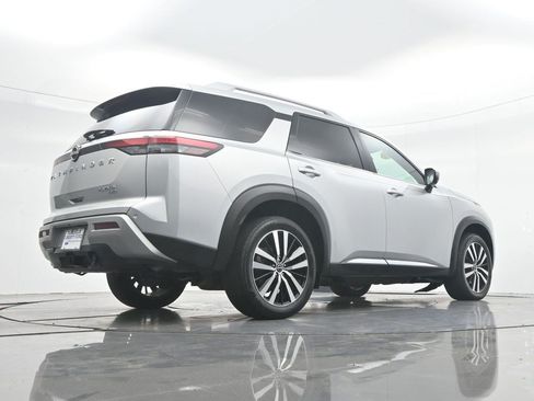 Used 2023 Nissan Pathfinder Platinum AWD/4WD image 38