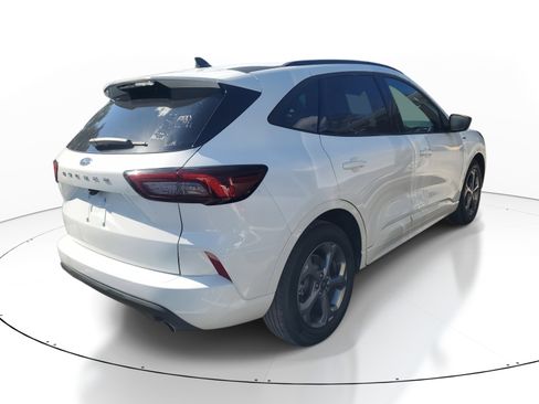 Used 2023 Ford Escape ST-Line image 5