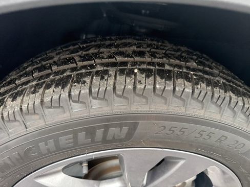 Used 2025 Ford Explorer Active w/ Active Comfort Package image 17