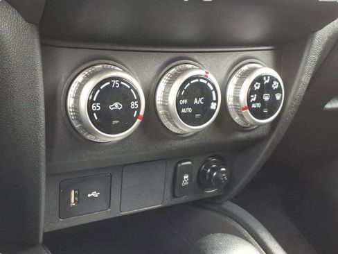 Used 2025 Mitsubishi Outlander Sport ES image 18