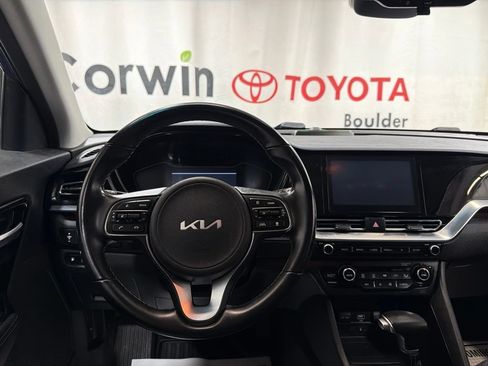 Used 2022 Kia Niro EX FWD image 20