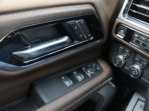 New 2026 GMC Yukon XL Denali Ultimate AWD/4WD image 11