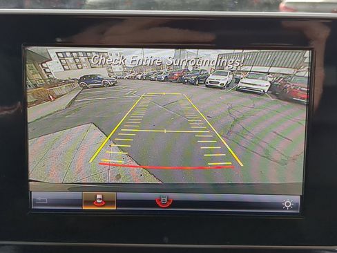 Used 2018 Mercedes-Benz GLC 300 4MATIC image 26