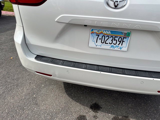 Used 2019 Toyota Sienna XLE w/ XLE Navigation Package FWD image 6