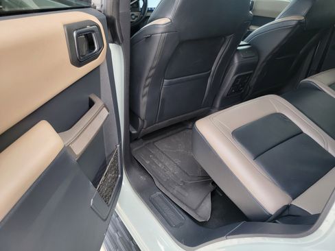 Used 2023 Ford Bronco Wildtrak image 13