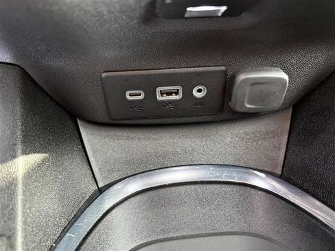 Used 2023 Chevrolet Malibu LT image 14