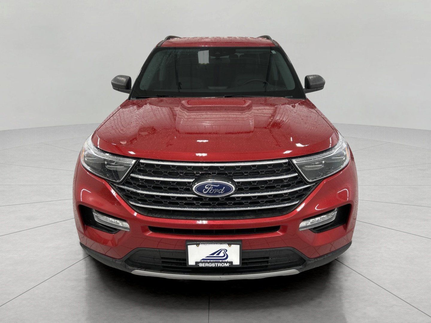 Used 2024 Ford Explorer XLT w/ Equipment Group 202A AWD/4WD image 14