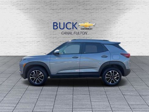 Used 2025 Chevrolet TrailBlazer LT image 1