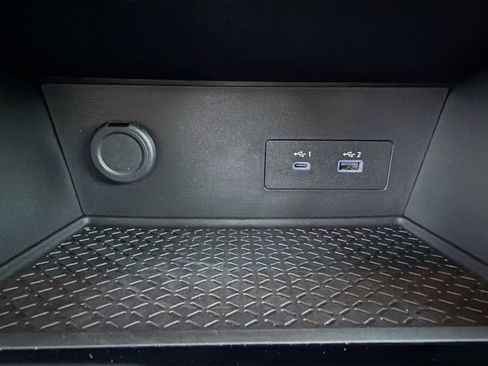 Used 2023 Nissan Pathfinder SV w/ SV Premium Package image 31