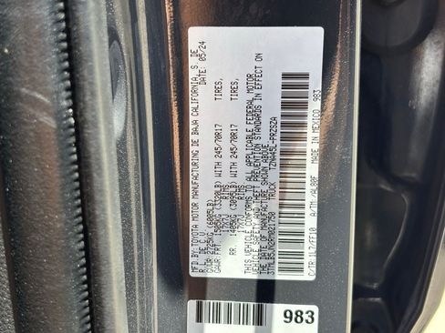 Used 2024 Toyota Tacoma SR5 AWD/4WD image 31