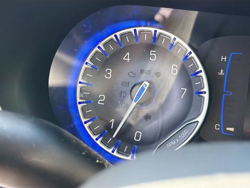 Used 2018 Chrysler Pacifica Touring Plus FWD image 39