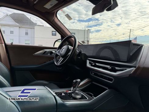 Used 2023 BMW XM image 17