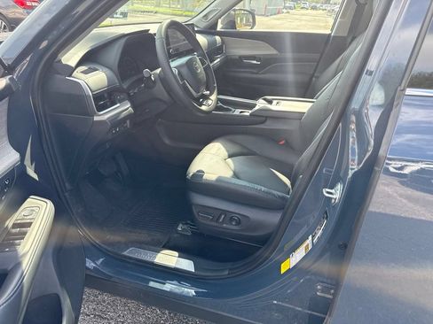 Used 2026 Toyota Grand Highlander FWD image 12