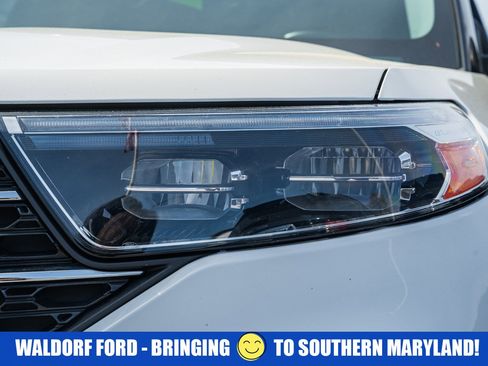 Used 2022 Ford Explorer XLT w/ Equipment Group 202A AWD/4WD image 16