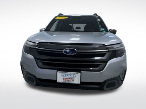Certified 2025 Subaru Forester Limited image 20