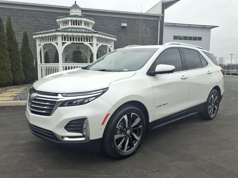 Used 2022 Chevrolet Equinox Premier FWD image 2