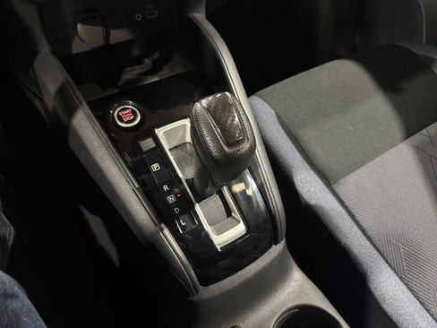 Used 2025 Nissan Versa SV image 39