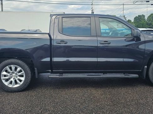 Used 2023 Chevrolet Silverado 1500 Custom AWD/4WD image 9
