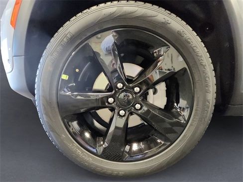 New 2025 Jeep Grand Cherokee Limited w/ Luxury Tech Group II image 14