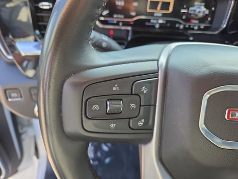 Used 2024 GMC Sierra 1500 SLT image 9