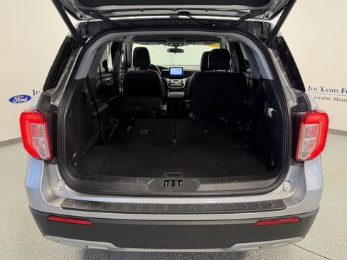 Used 2024 Ford Explorer XLT w/ Equipment Group 202A AWD/4WD image 26