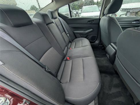 Used 2025 Nissan Altima 2.5 SV FWD image 12