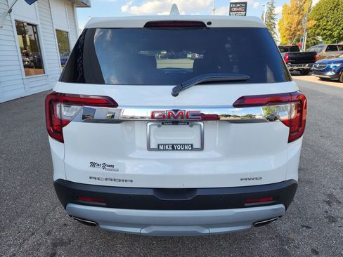Used 2023 GMC Acadia SLE image 6