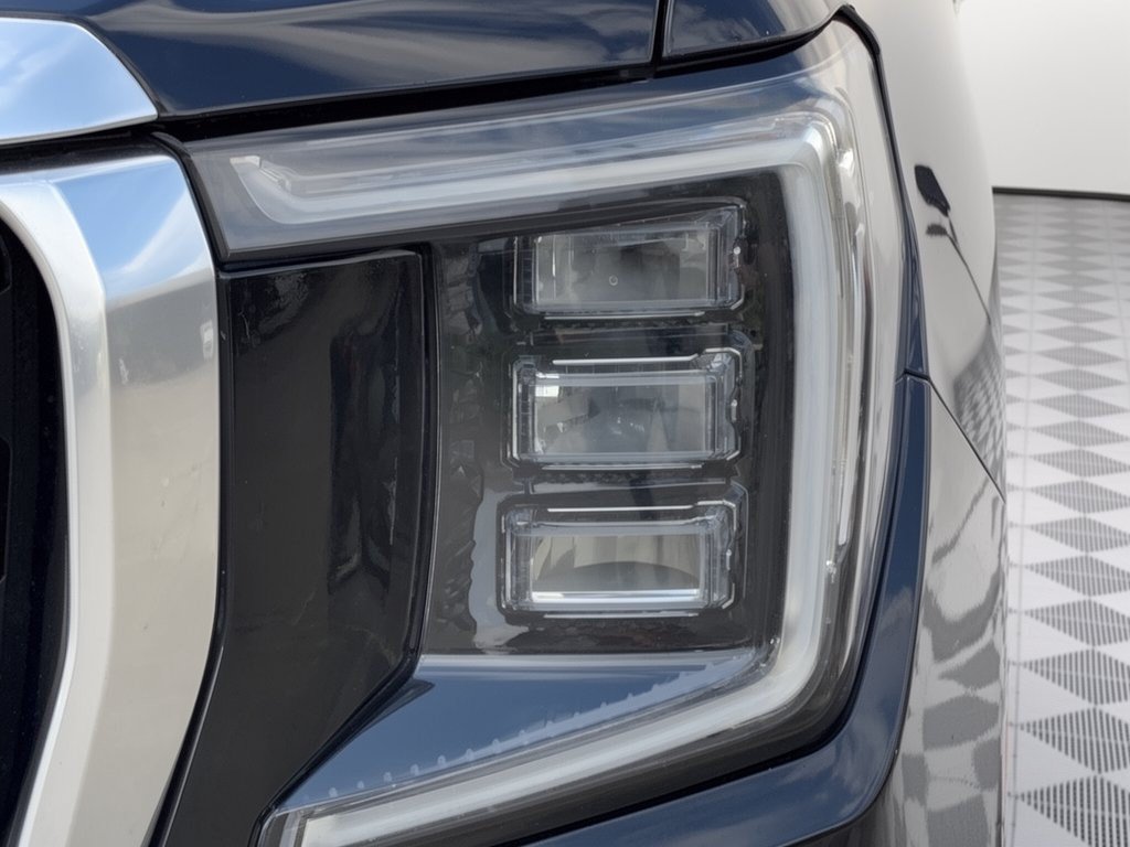 Used 2023 GMC Yukon Denali RWD image 12