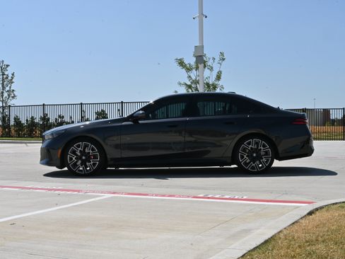 Used 2026 BMW 550e xDrive AWD/4WD image 6