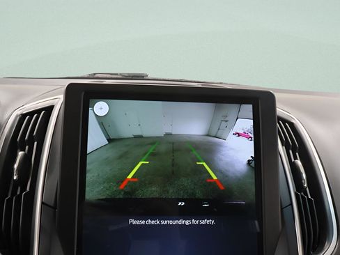 Used 2024 Ford Edge SE image 12