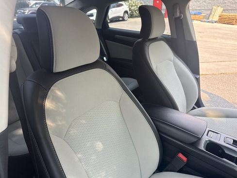 Used 2019 Ford Fusion SE w/ Equipment Group 151A FWD image 27