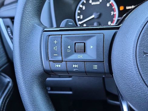 Used 2023 Nissan Rogue SV FWD image 17