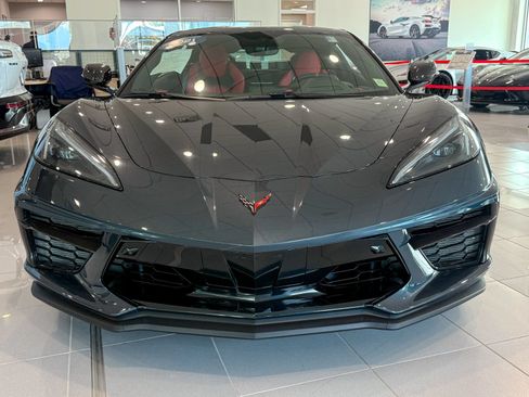 Used 2021 Chevrolet Corvette Stingray Preferred Cpe w/ Z51 Performance Package RWD image 2