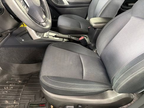 Used 2016 Subaru Forester 2.5i Premium w/ All-Weather Package AWD/4WD image 10