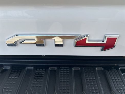 Used 2025 GMC Sierra 2500 AT4 w/ AT4 Premium Plus Package AWD/4WD image 32