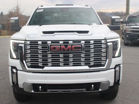 New 2026 GMC Sierra 2500 Denali w/ Denali Reserve Package image 2
