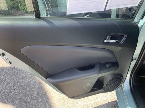 Used 2019 Toyota Prius XLE FWD image 15