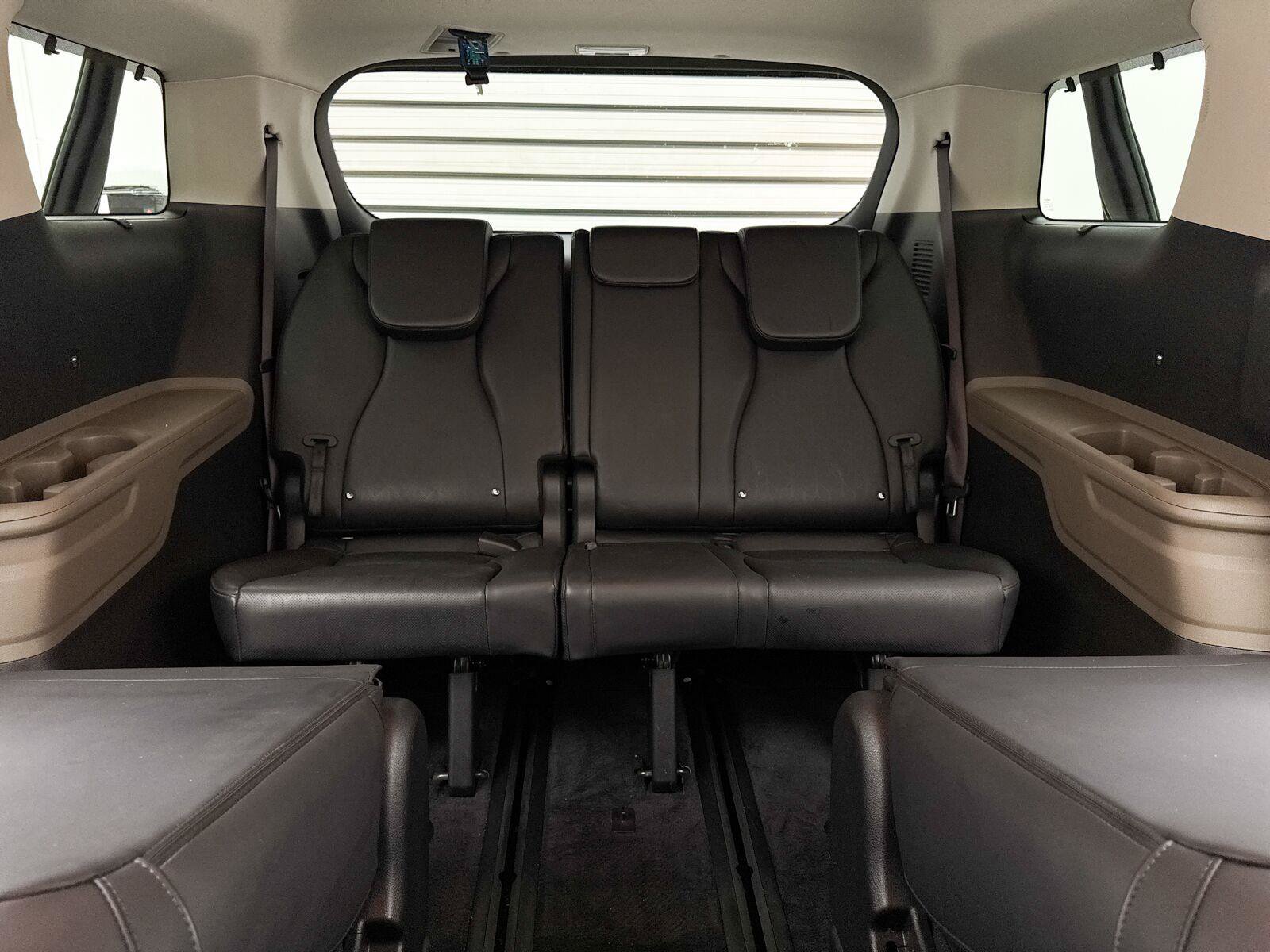 Used 2025 Kia Carnival EX FWD image 12