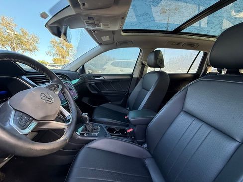 Used 2022 Volkswagen Tiguan SE image 19