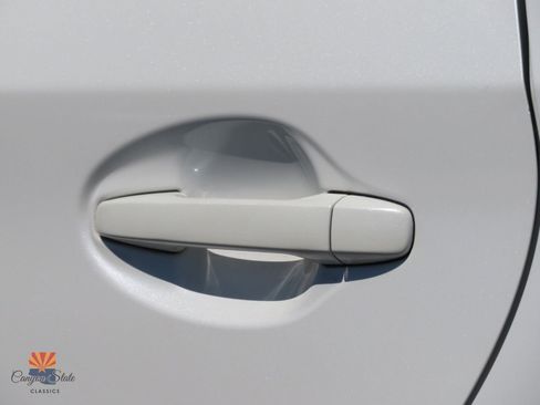 Used 2011 Toyota Prius Three w/ Solar Roof Pkg FWD image 28