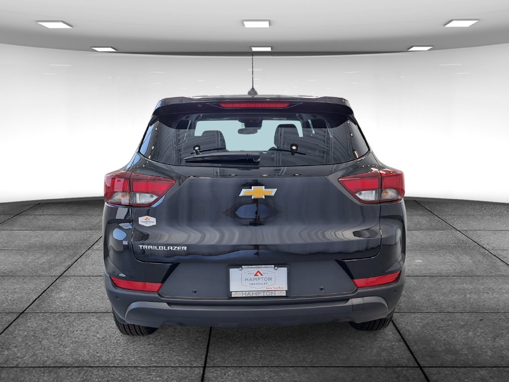 New 2026 Chevrolet TrailBlazer LS w/ LS Convenience Package FWD image 5