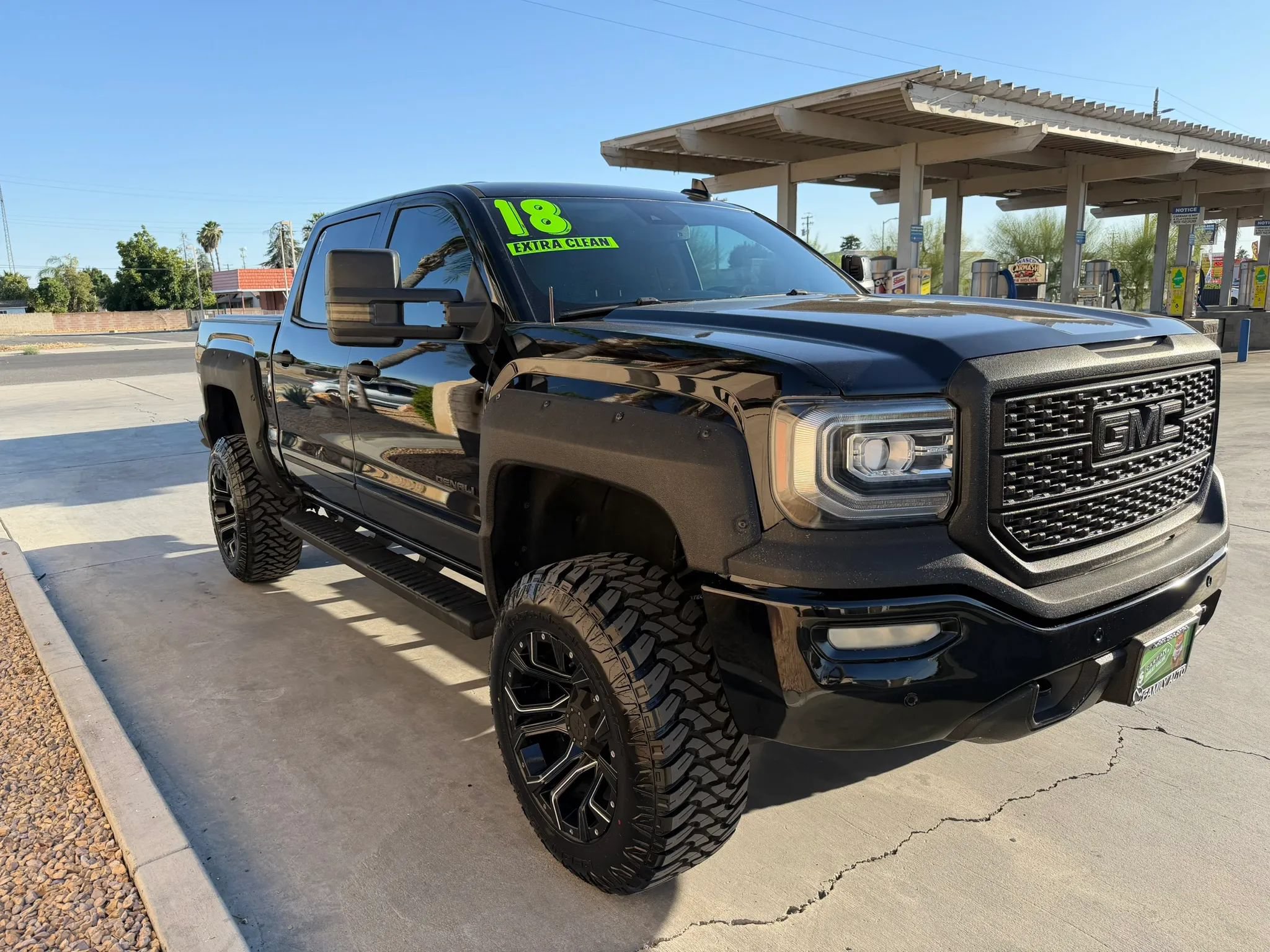 Used 2018 GMC Sierra 1500 Denali RWD image 3